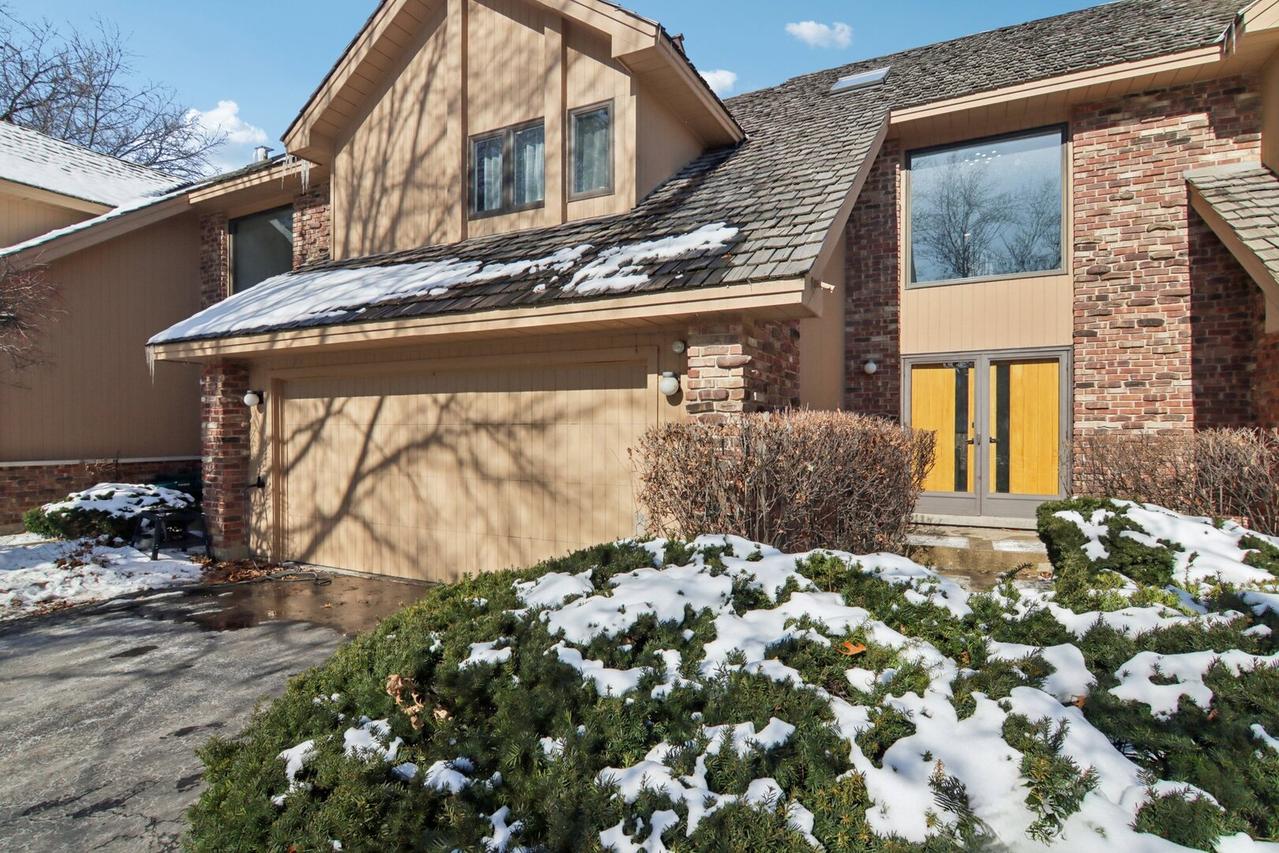 43 Oak Creek Ct., Burr Ridge, IL 60527