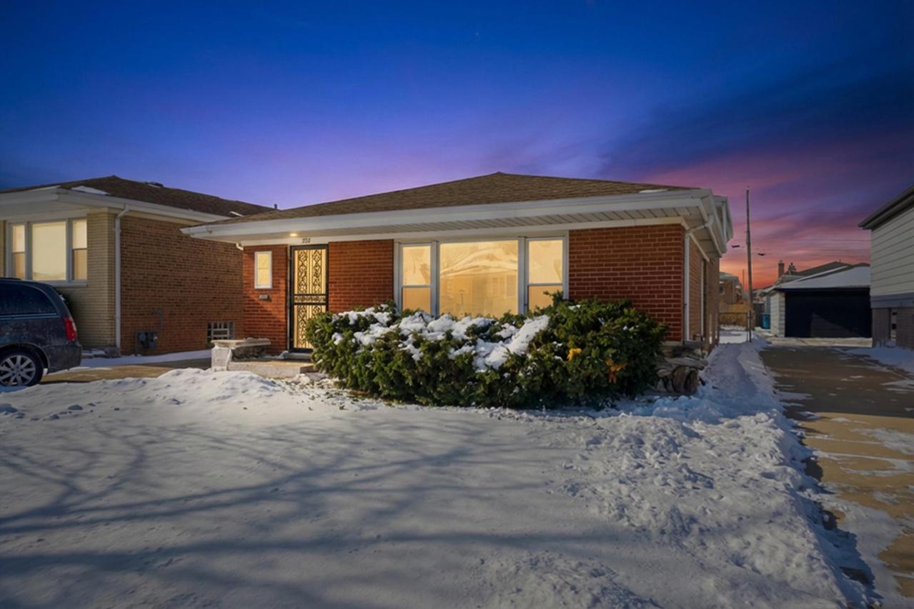 288 Calhoun Ave., Calumet City, IL 60409