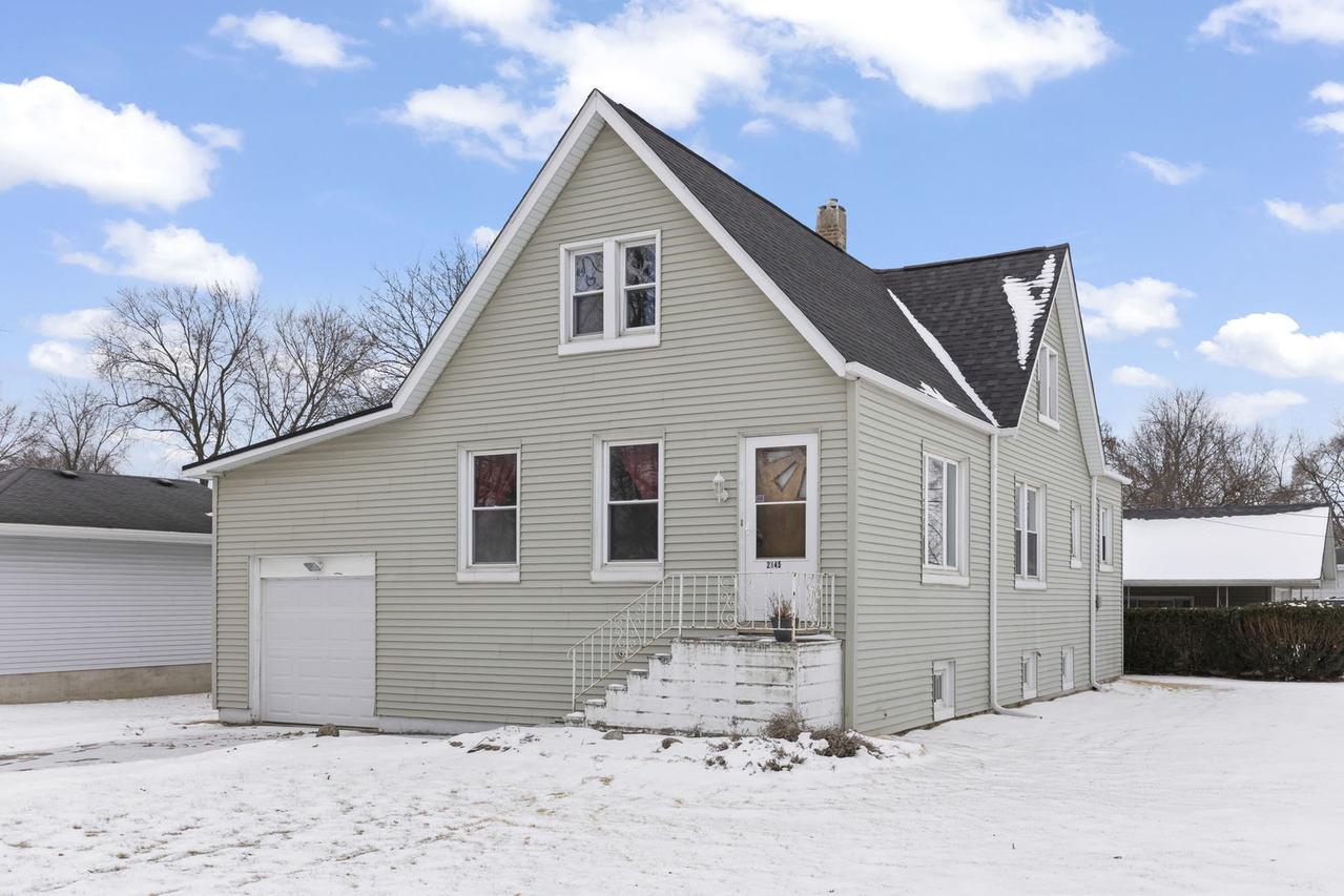 2145 Root St., Crest Hill, IL 60403