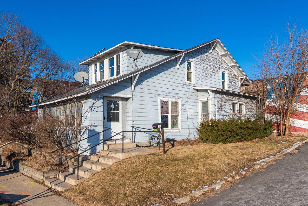 100 Park Ave., Dekalb, IL 60115