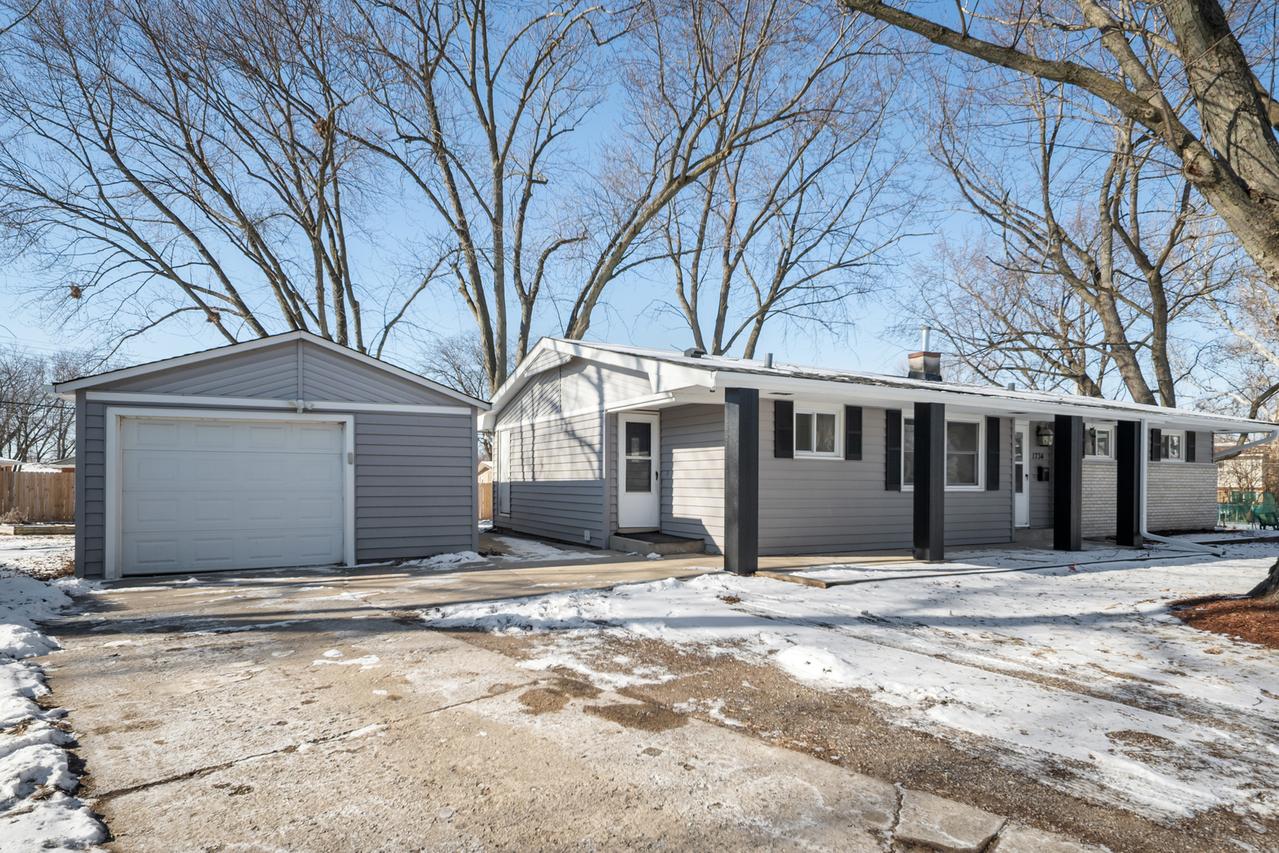 1734 Rosedale Ct., Aurora, IL 60506