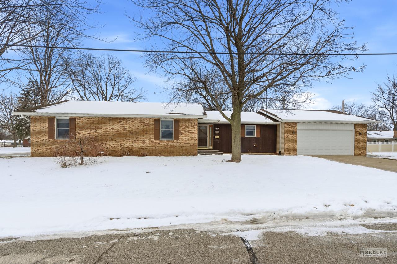 602 East St., Morris, IL 60450