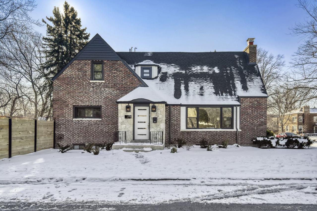 9001 S Claremont Ave., Chicago, IL 60643