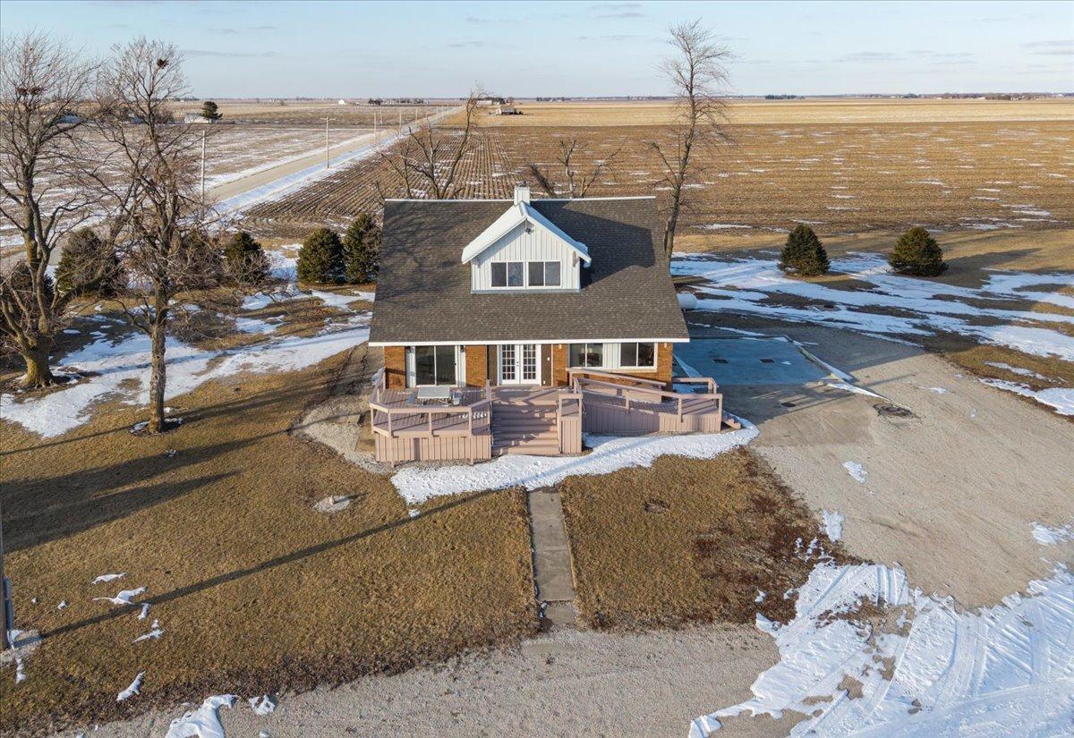 10788 N 1000 East Rd., Chenoa, IL 61726