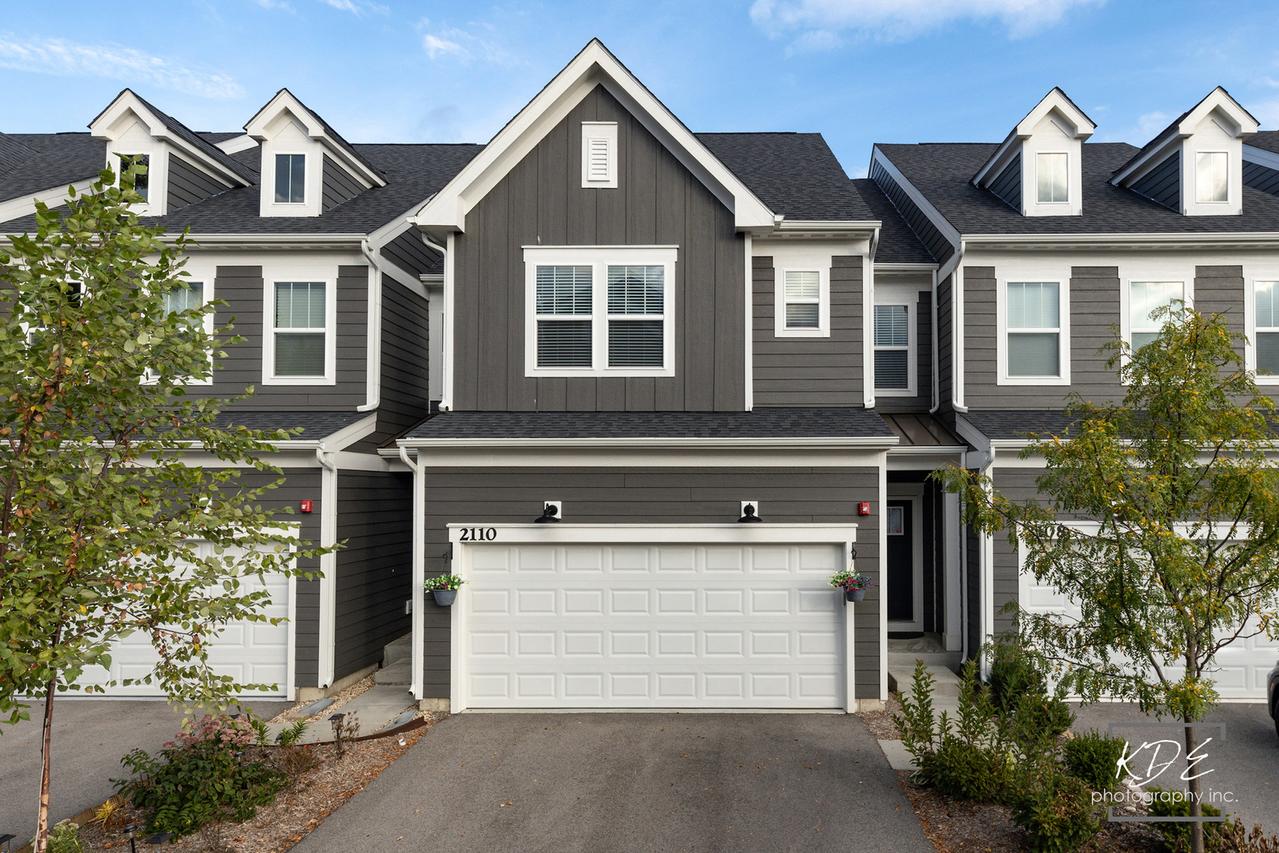 2110 Weatherbee Ln., Naperville, IL 60563