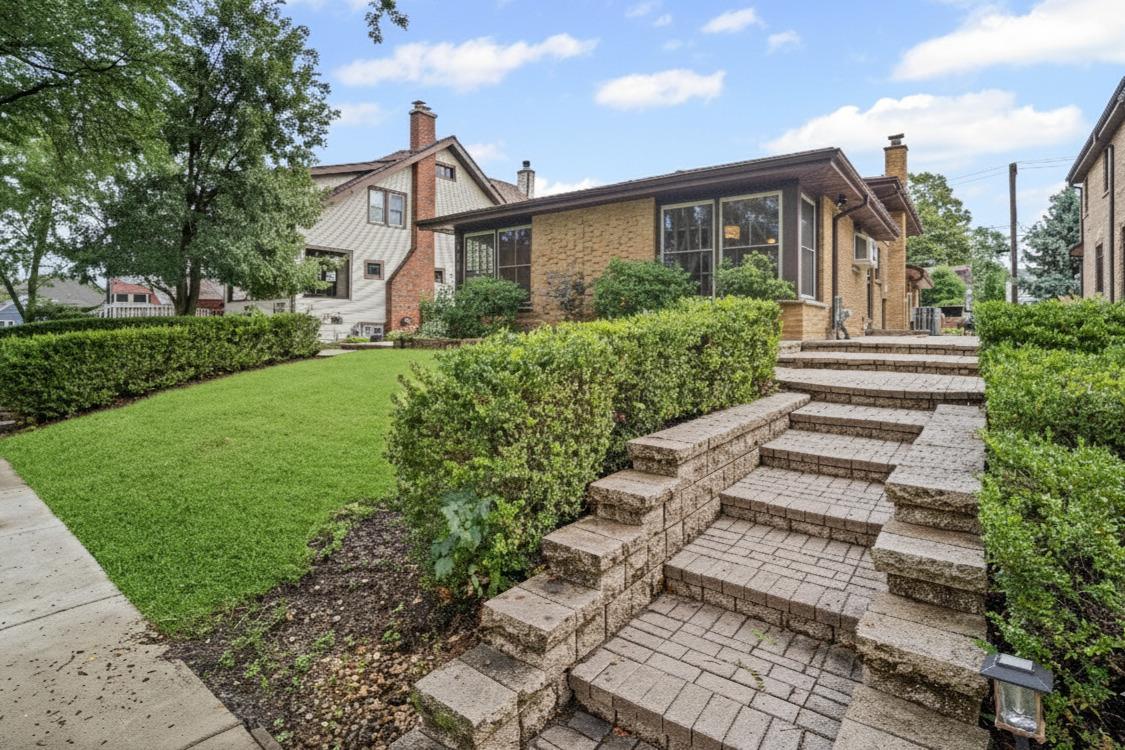 421 N Elm St., Itasca, IL 60143