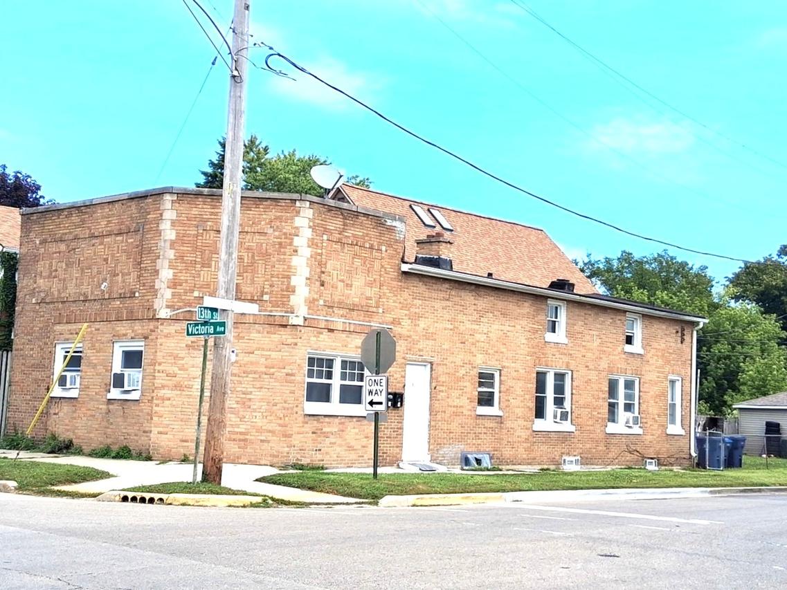 1247 Victoria Ave., North Chicago, IL 60064