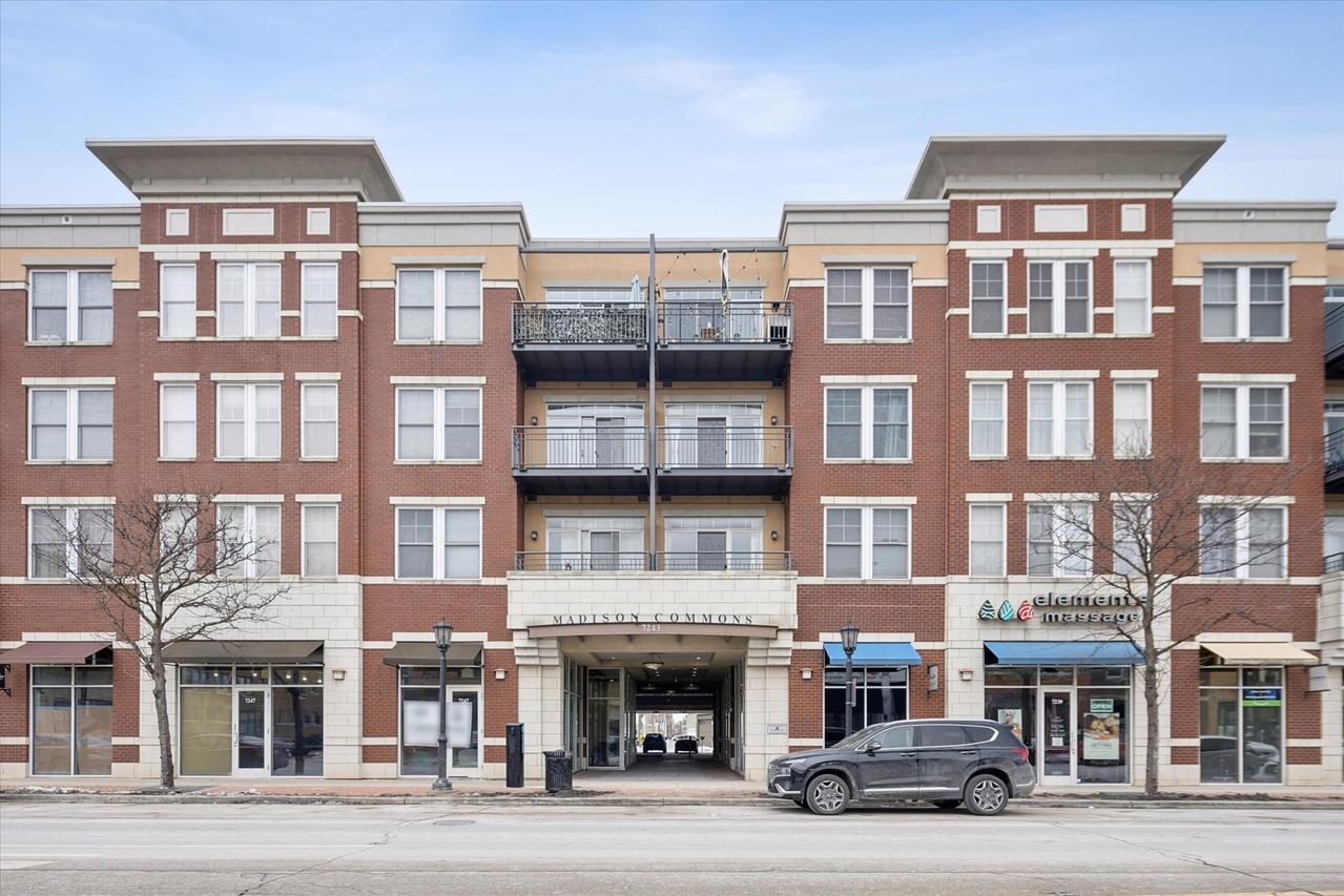 7243 Madison St. #412, Forest Park, IL 60130