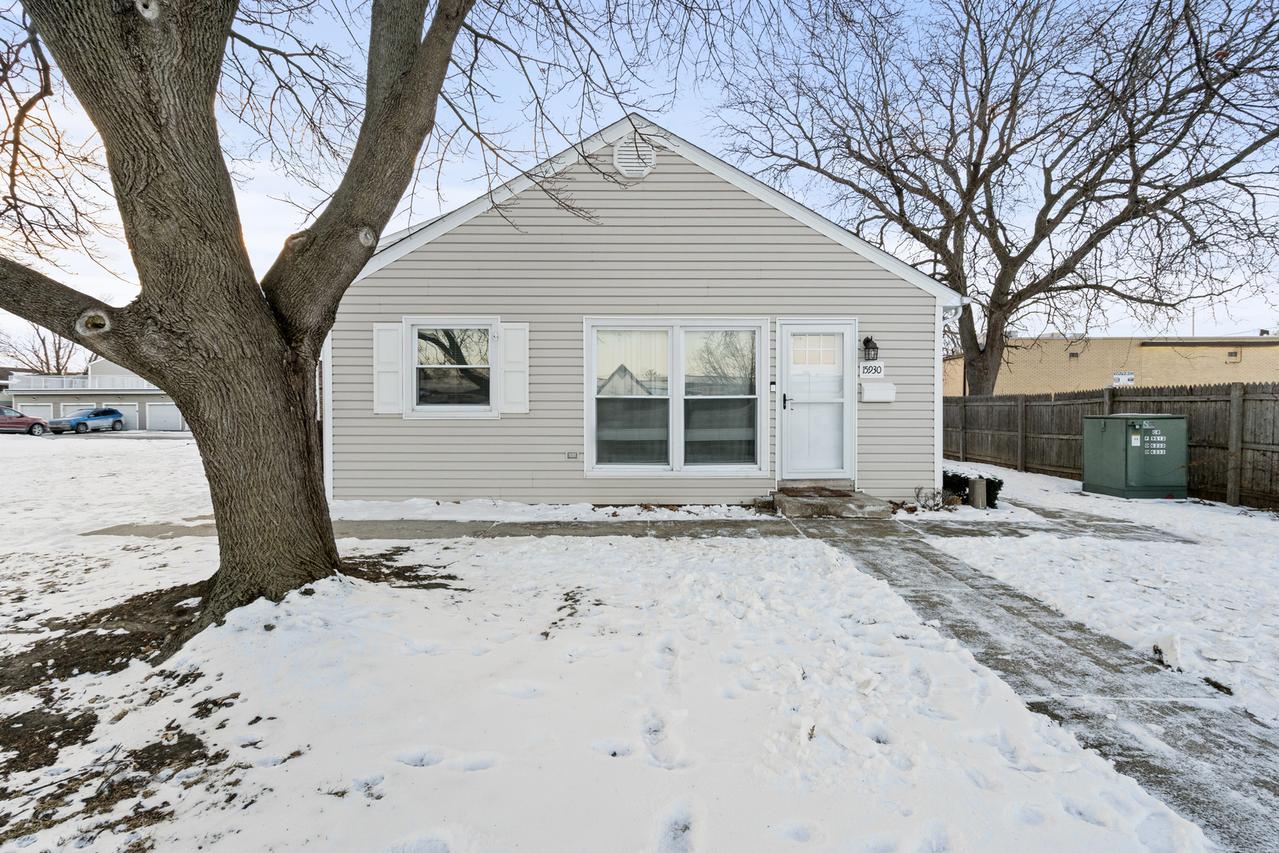 15930 76th Ave., Tinley Park, IL 60477