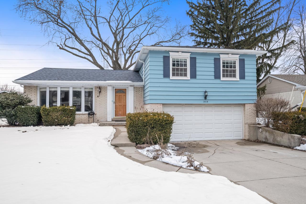 1414 N Indigo Dr., Mount Prospect, IL 60056