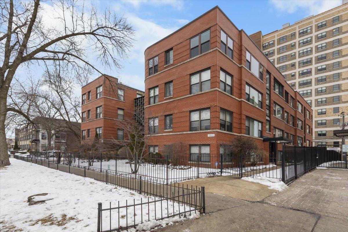 7423 N Sheridan Rd. #2W, Chicago, IL 60626