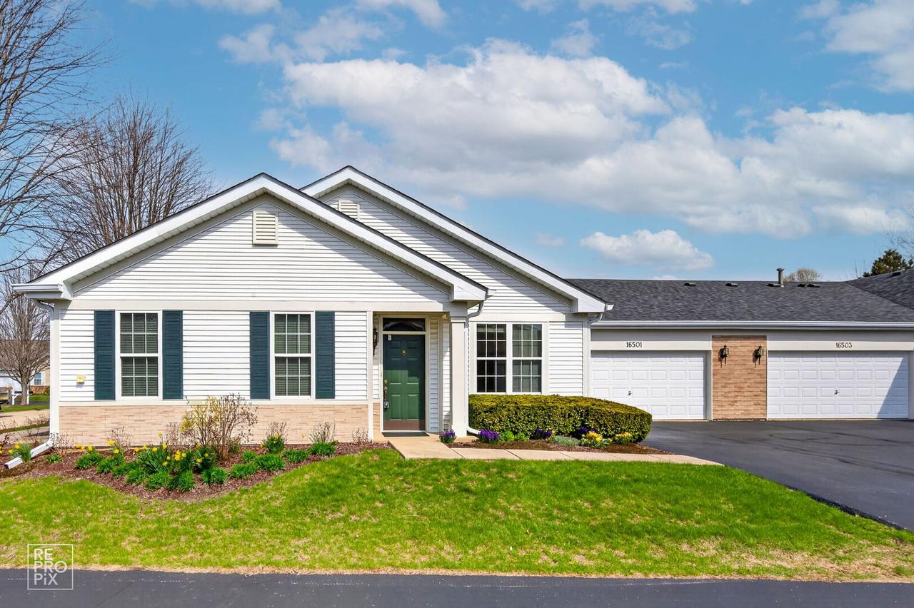 16501 Buckner Pond Way, Crest Hill, IL 60403