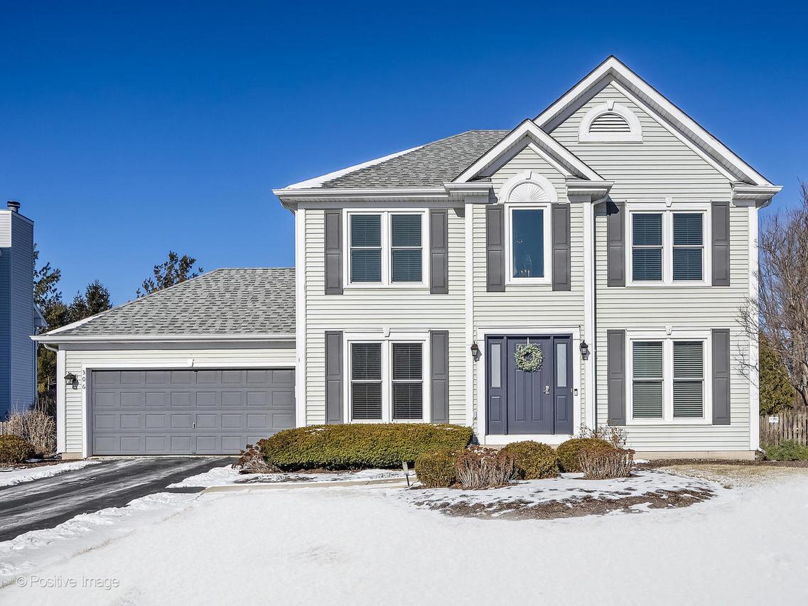 306 Carrie Ct., North Aurora, IL 60542