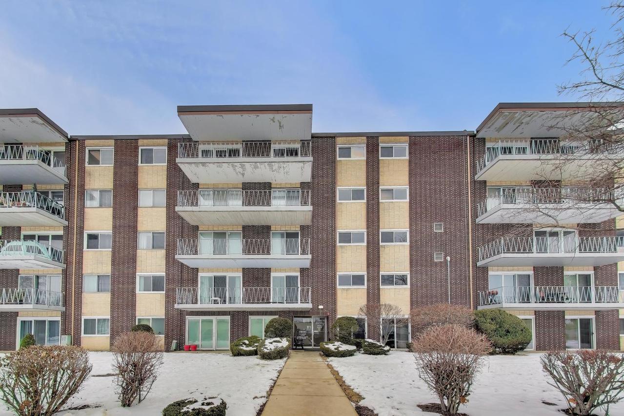 2900 Maple Ave. #22C, Downers Grove, IL 60515
