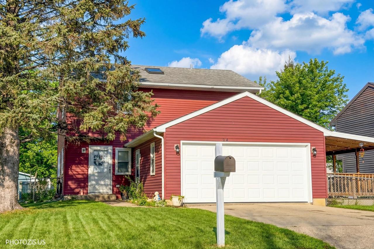 314 Maple Ln., Round Lake, IL 60073