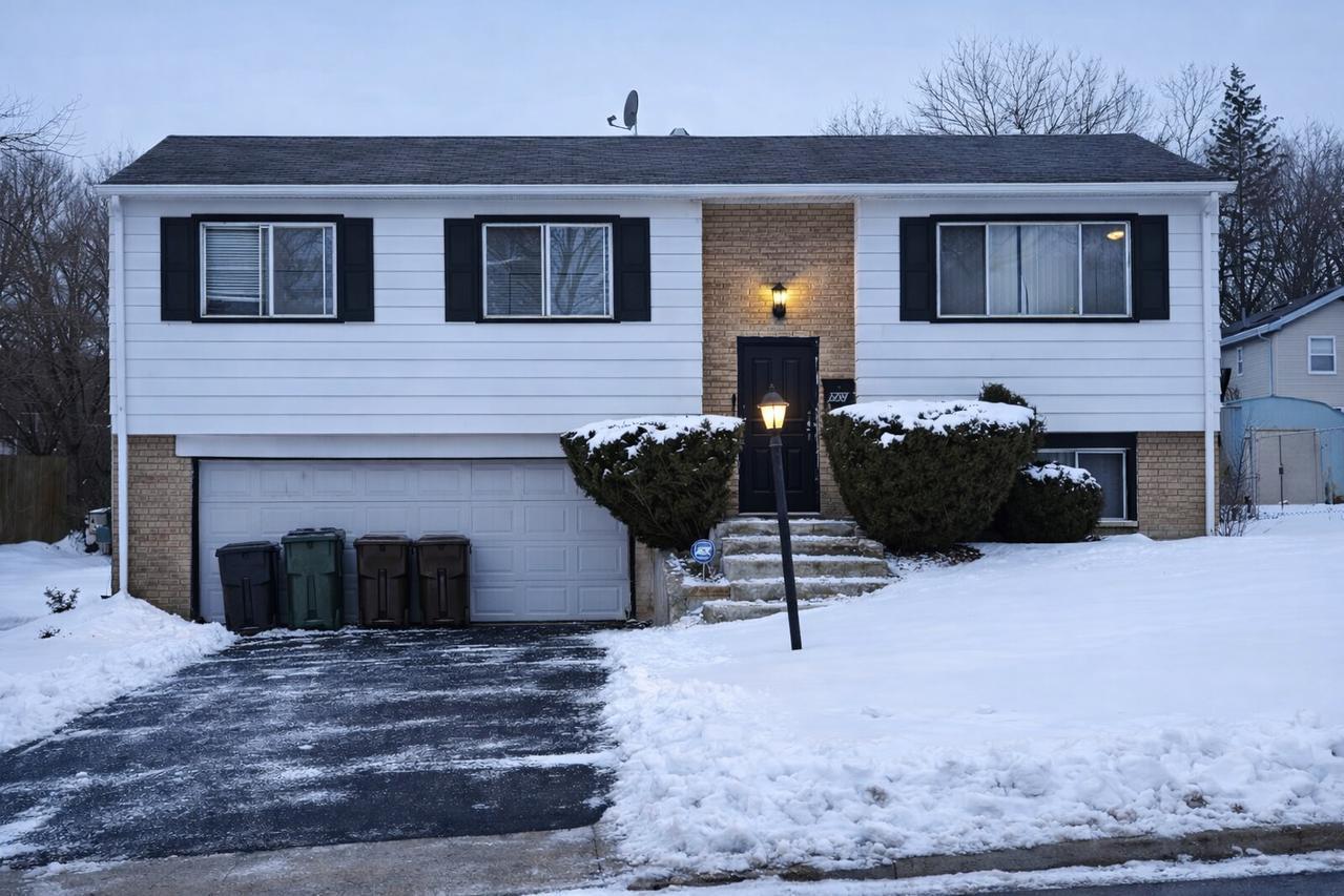 720 Blackhawk Dr., University Park, IL 60484