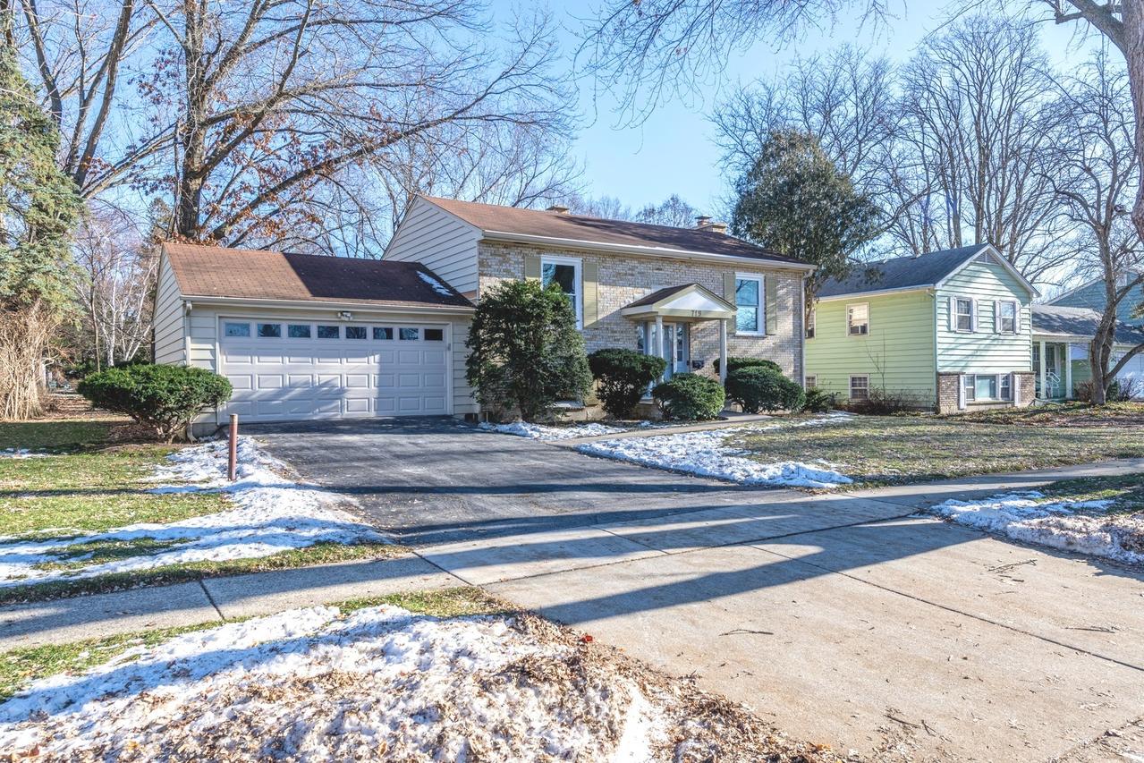 719 Webster St., Algonquin, IL 60102