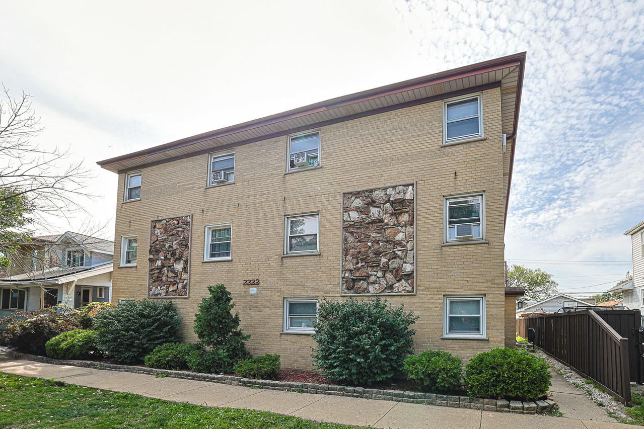 2222 N Harlem Ave. #2NW, Elmwood Park, IL 60707