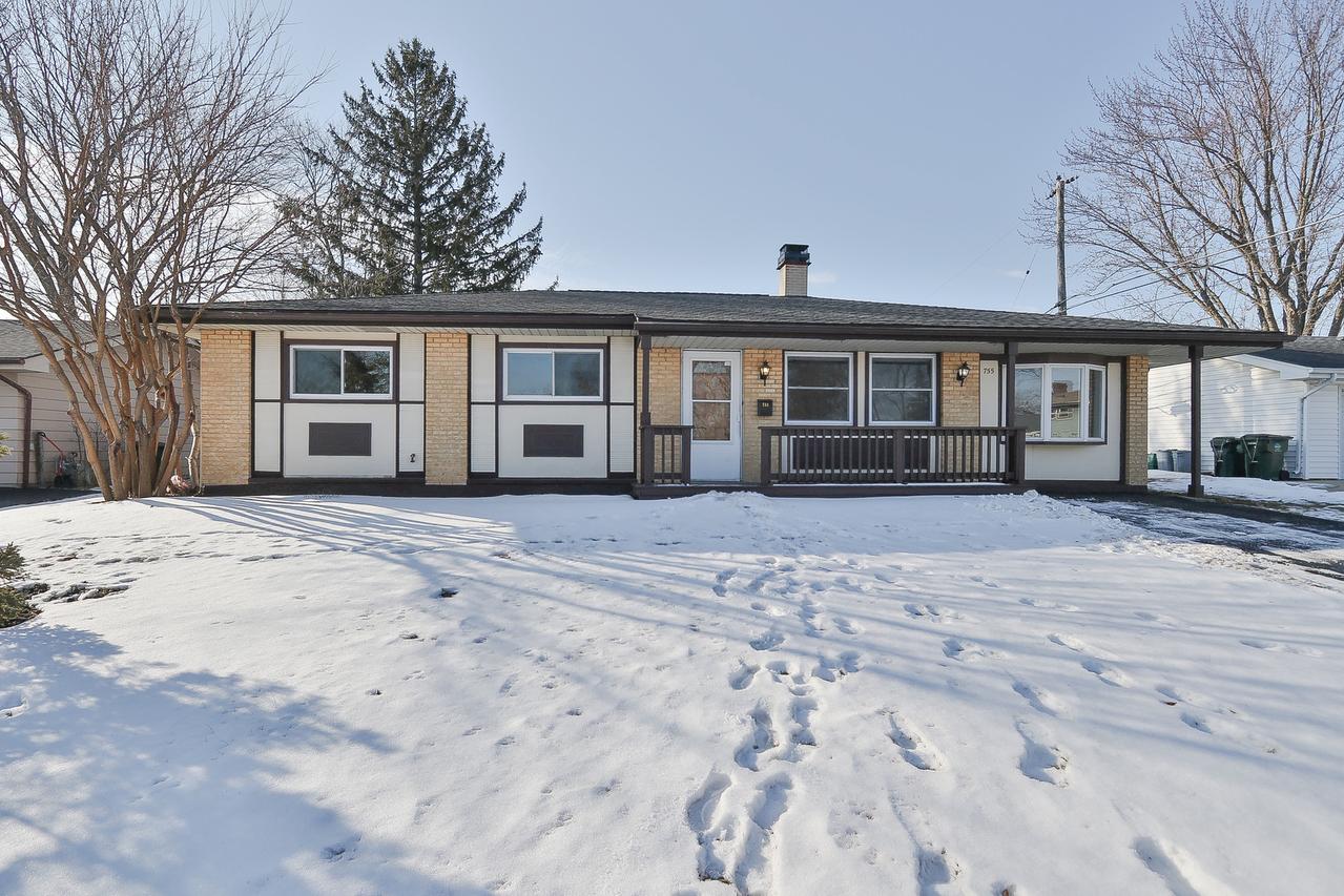 755 Cambridge Ln., Hoffman Estates, IL 60169