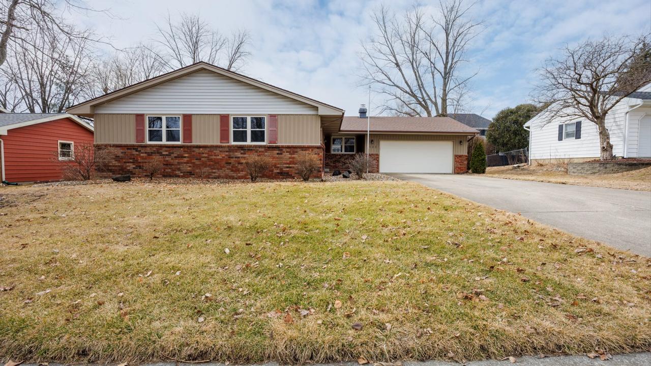 103 Cheltenham Dr., Normal, IL 61761