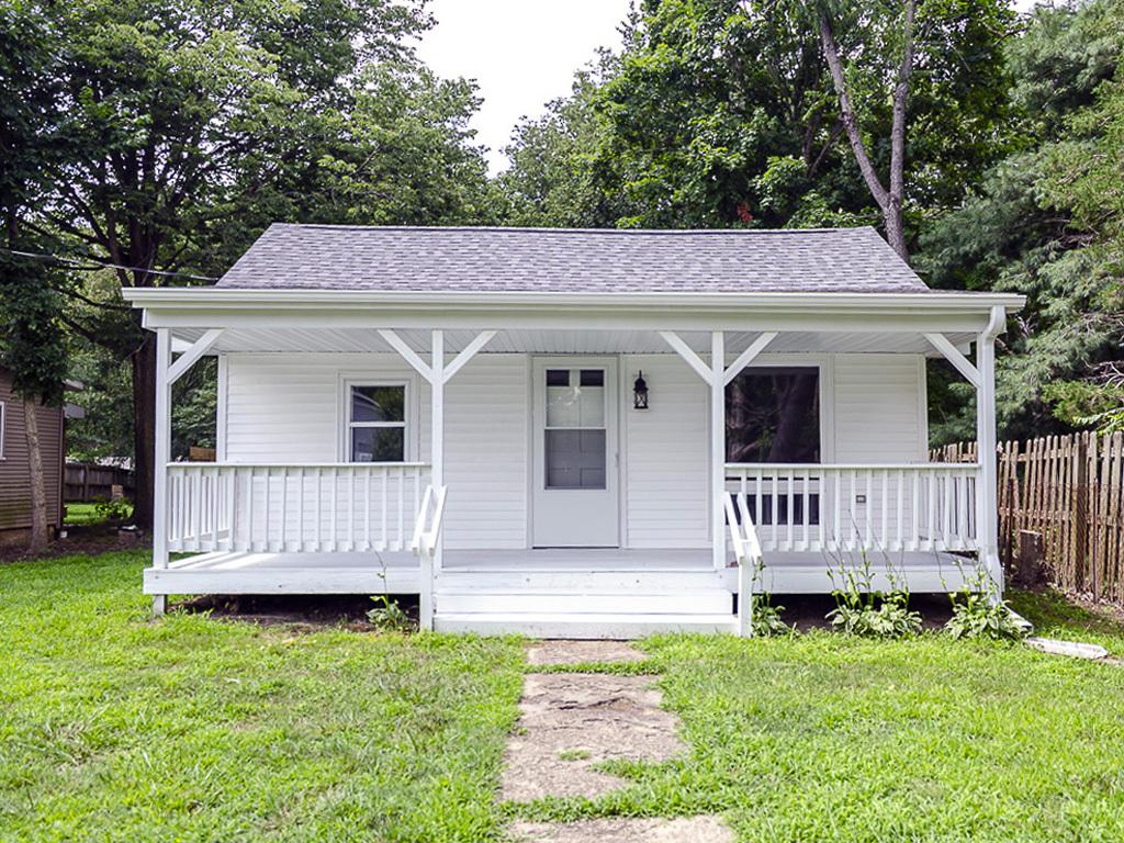 1030 N Walnut St., Monticello, IL 61856