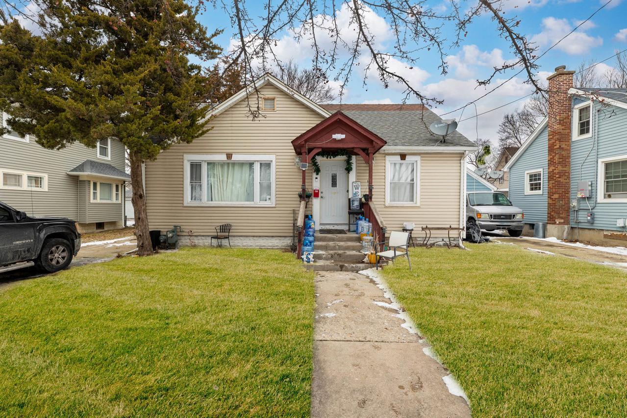 730 E Benton St., Aurora, IL 60505