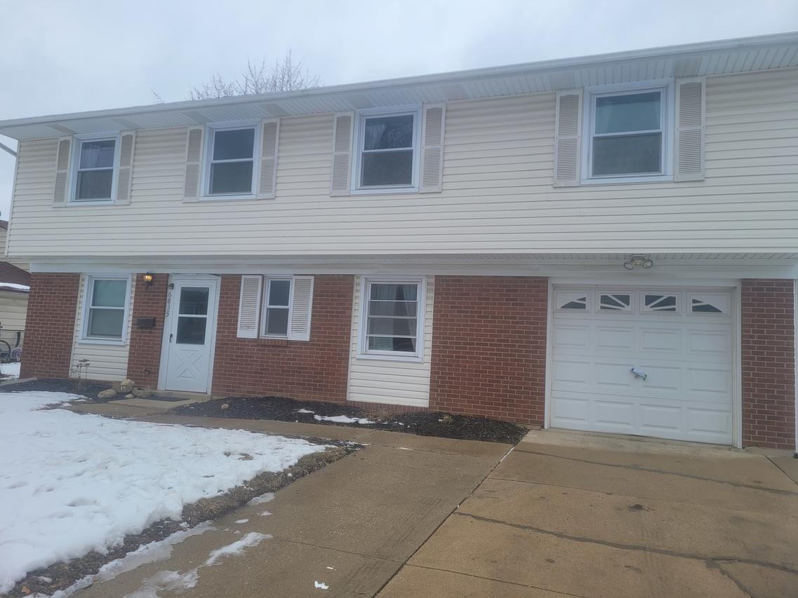 6835 Plumtree Ln., Hanover Park, IL 60133