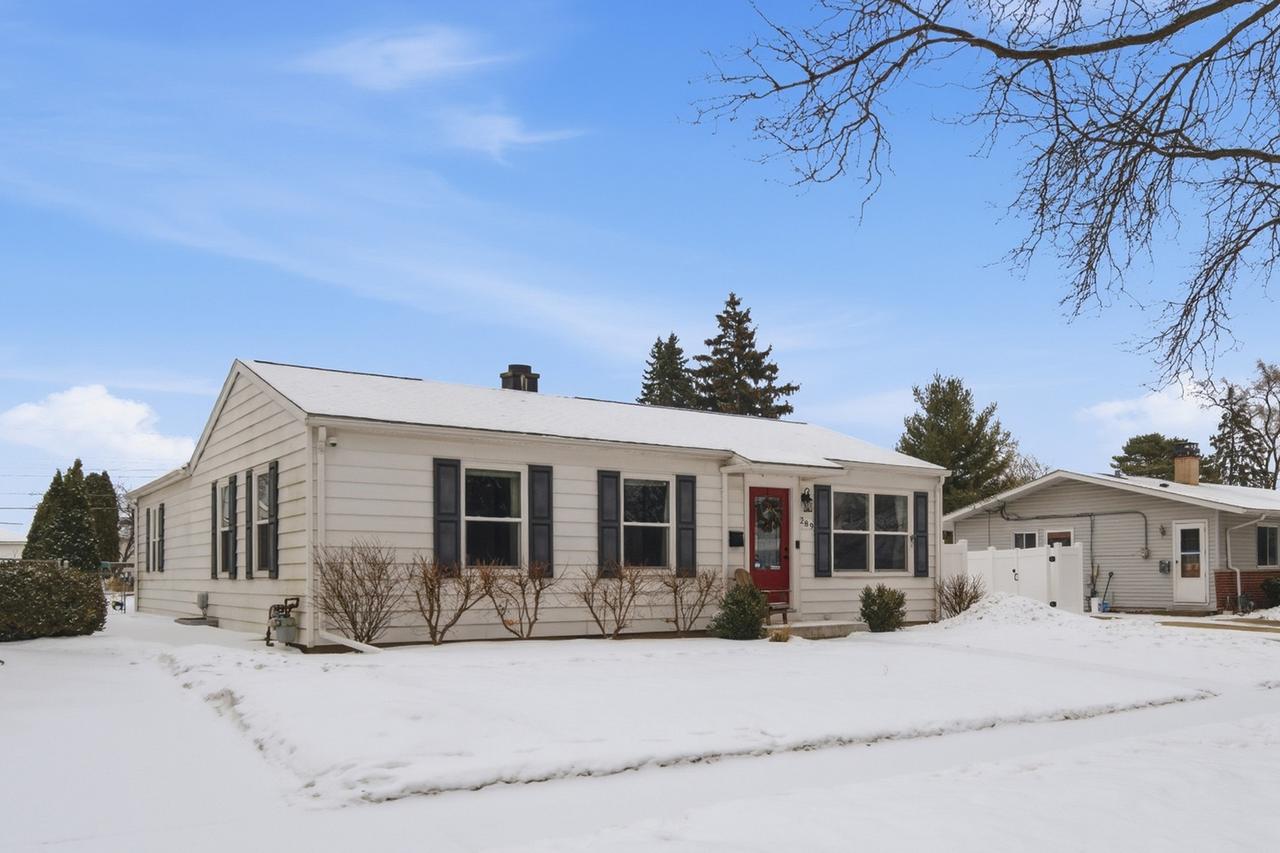 289 Navajo Tr., Buffalo Grove, IL 60089