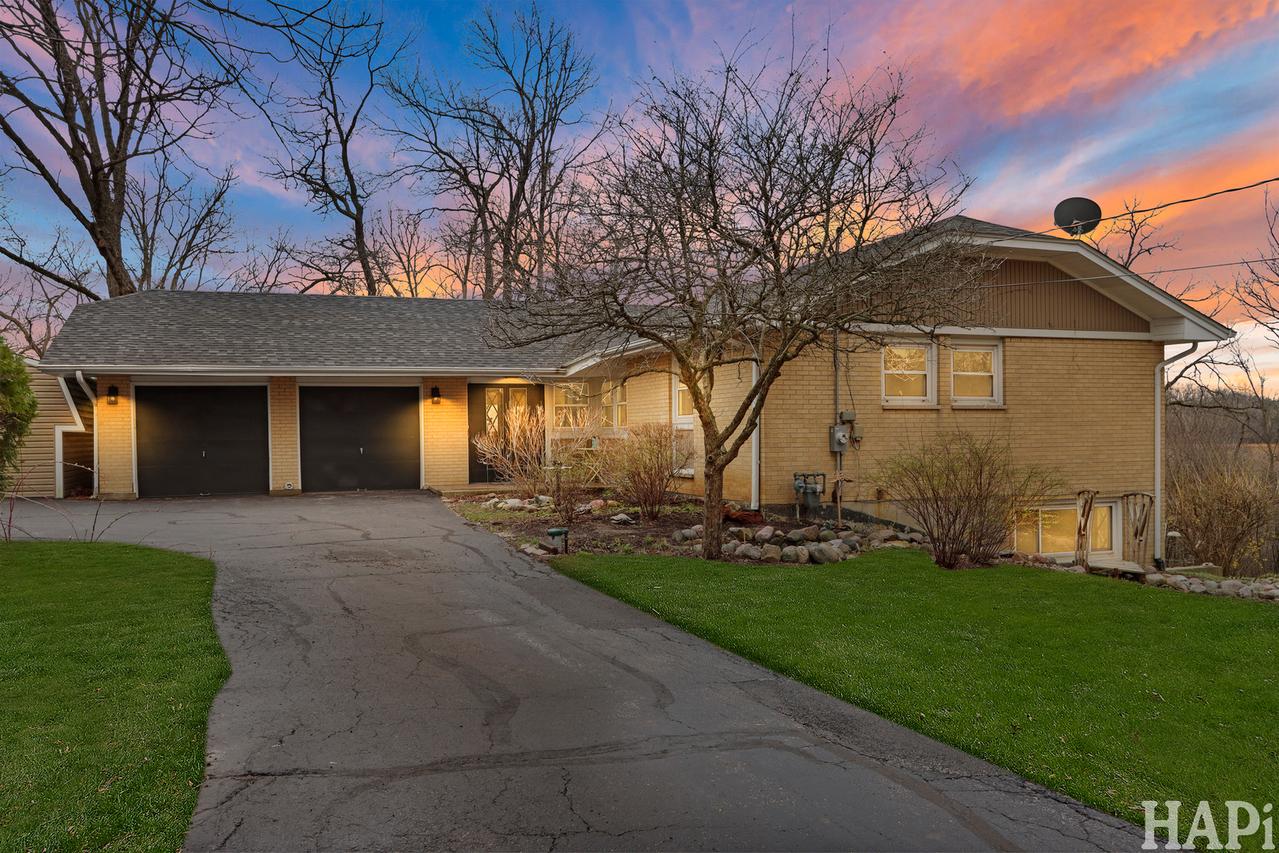 25661 W Blakely Pkwy., Wauconda, IL 60084