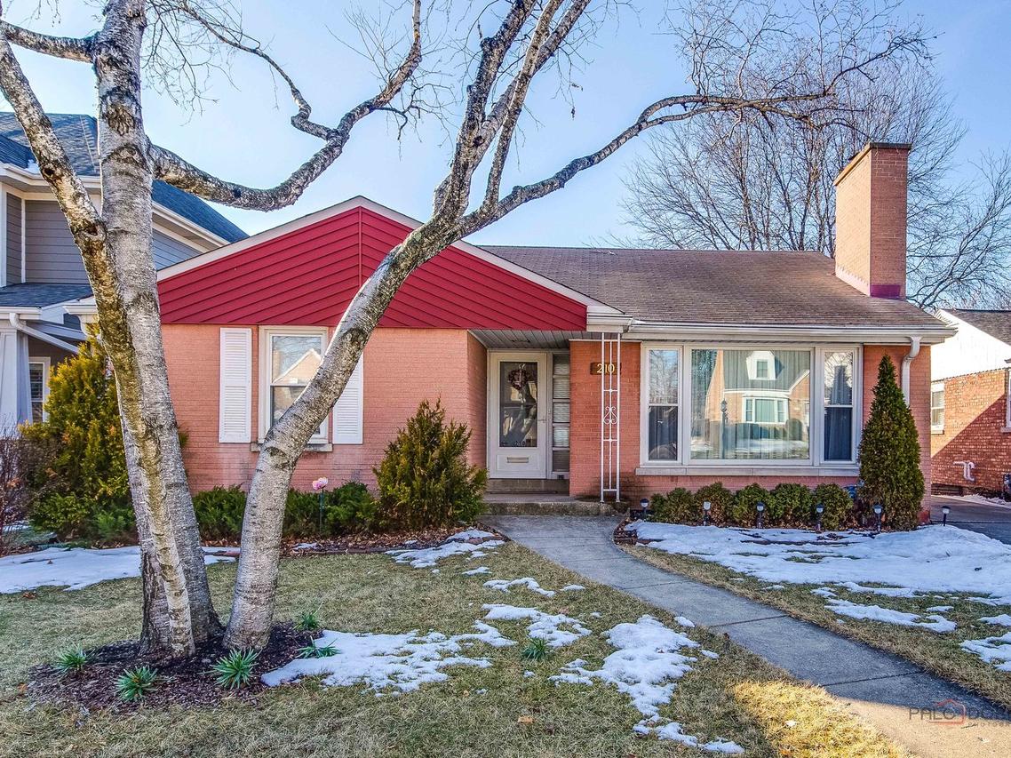 210 S Wa Pella Ave., Mount Prospect, IL 60056