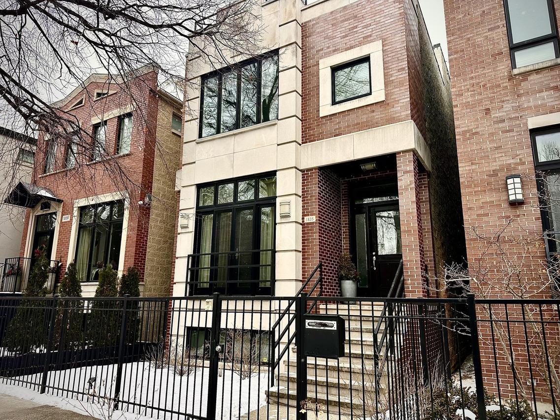1835 N Hoyne Ave., Chicago, IL 60647