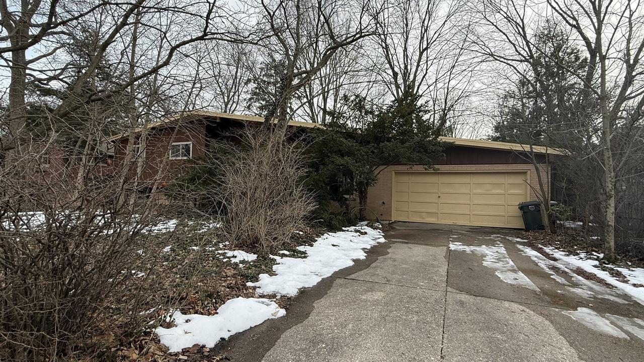401 Eliot Dr., Urbana, IL 61801