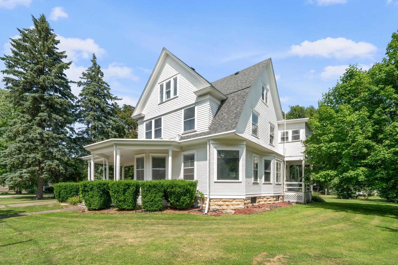 205 S Gage St., Somonauk, IL 60552