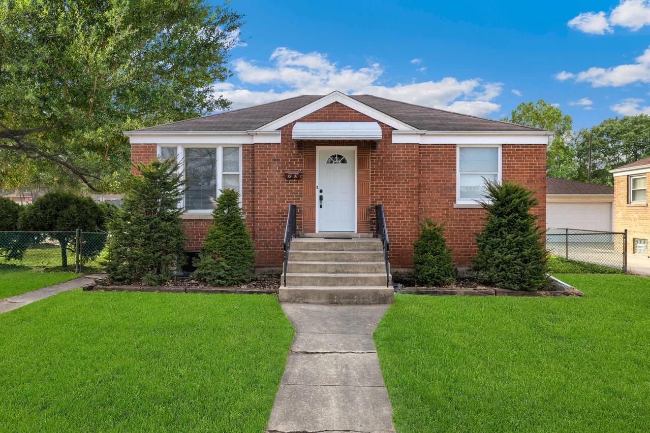 70 N Laverne Ave., Hillside, IL 60162