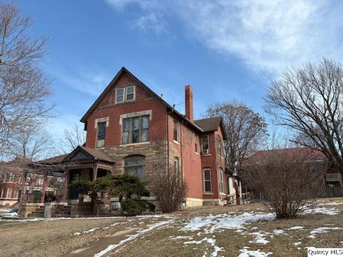 438 N 6th, Quincy, IL 62301