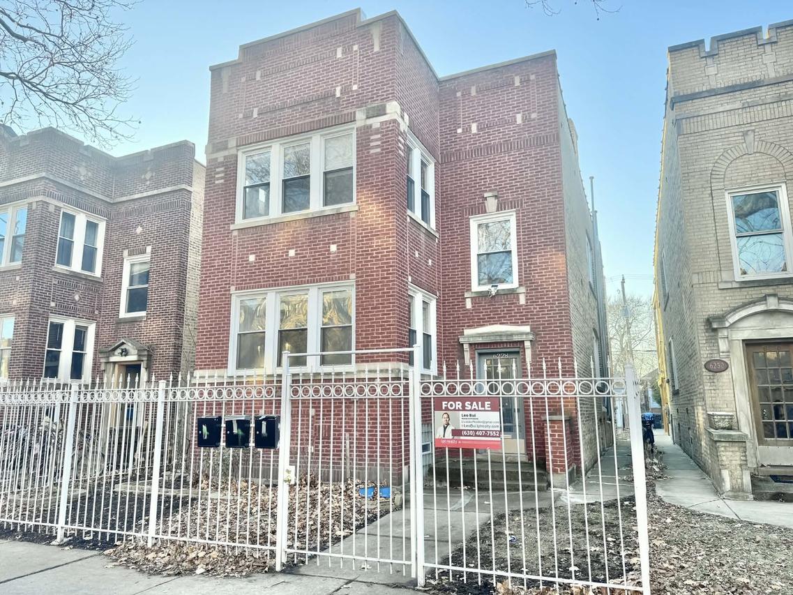 6228 N Artesian Ave., Chicago, IL 60659