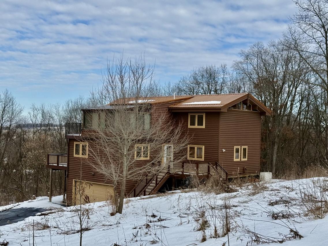 14418 Mansion Heights Dr., Harvard, IL 60033