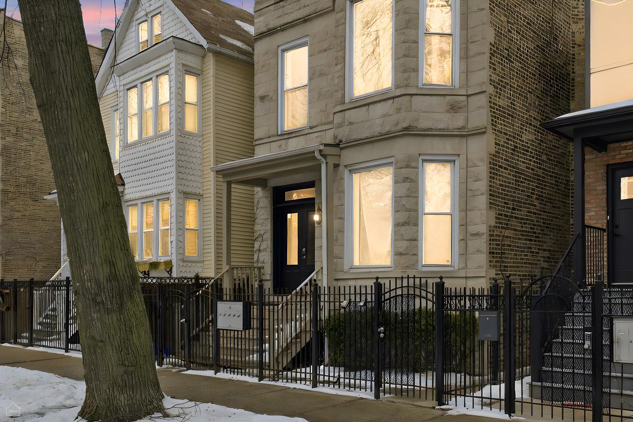 1711 N Maplewood Ave. #2F, Chicago, IL 60647