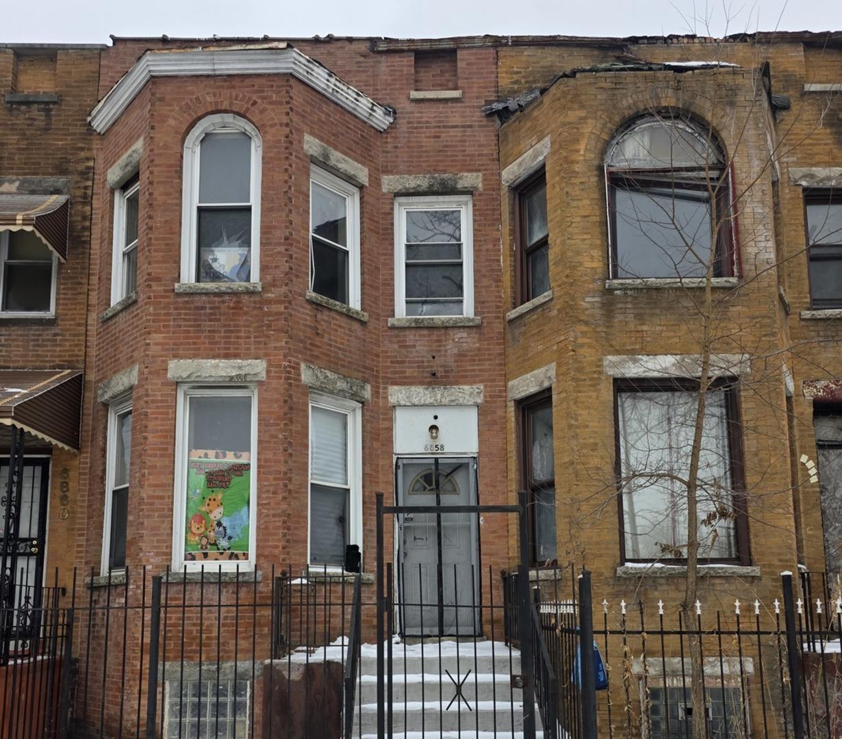 6858 S Calumet Ave., Chicago, IL 60637