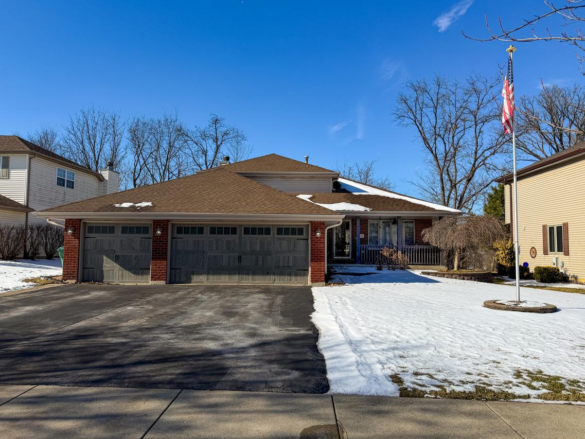 1005 Flagstaff Ln., Joliet, IL 60432