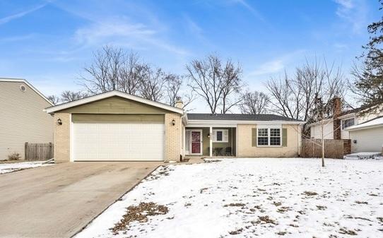 332 S River Rd., Naperville, IL 60540