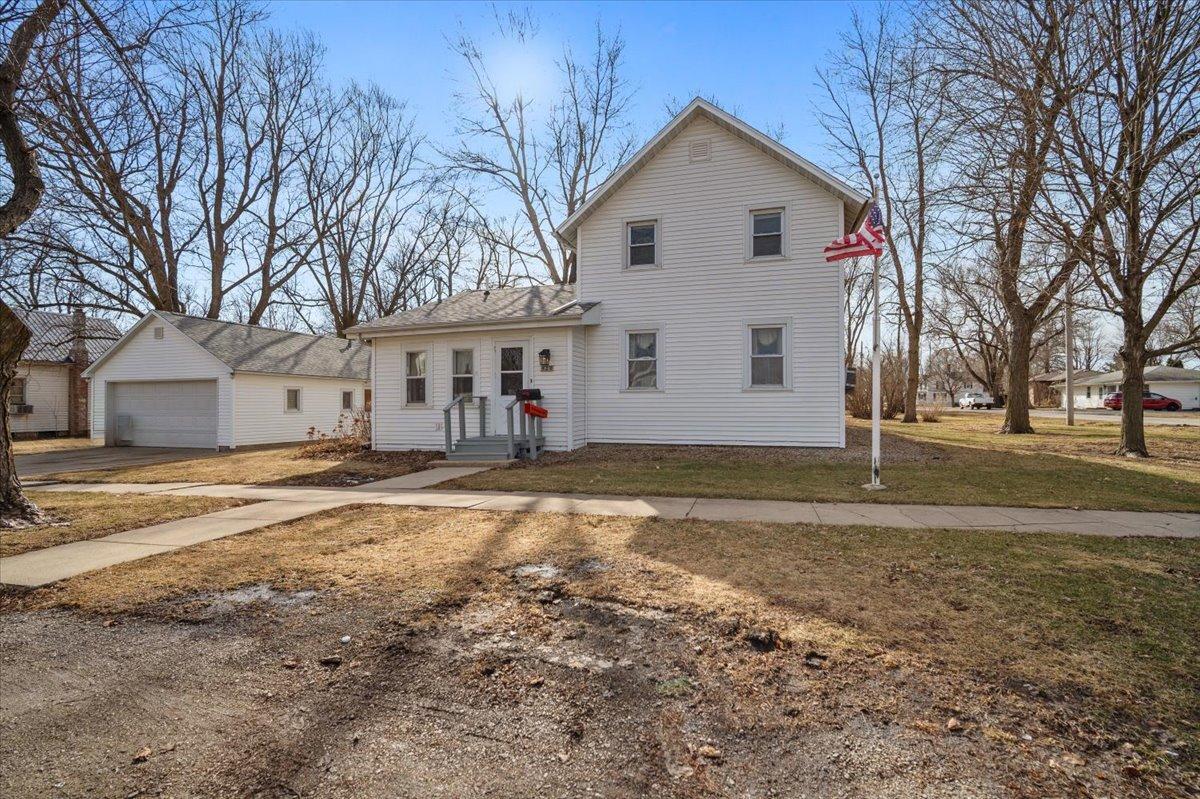 429 W Owsley St., Chenoa, IL 61726