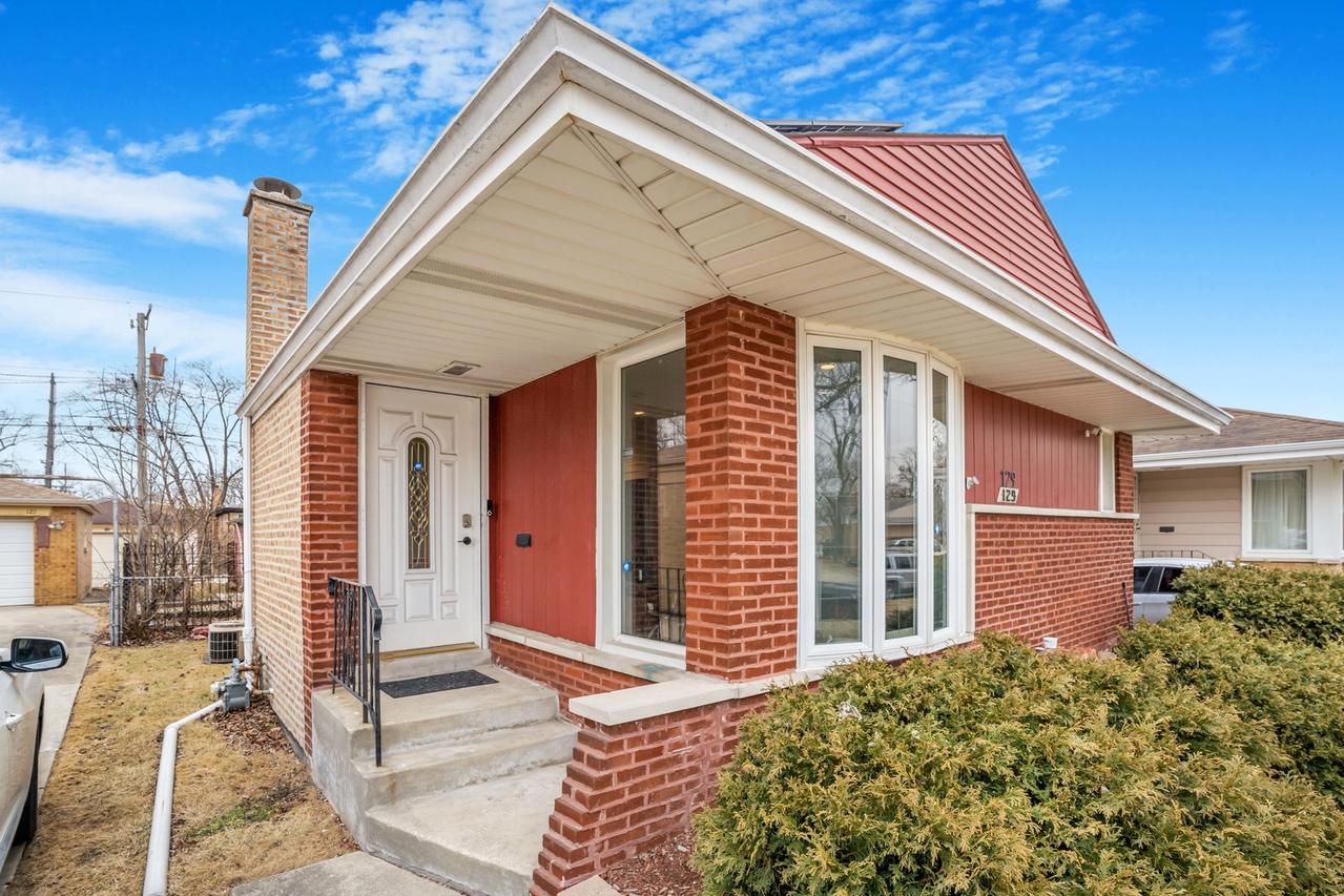 129 Rice Ave., Bellwood, IL 60104