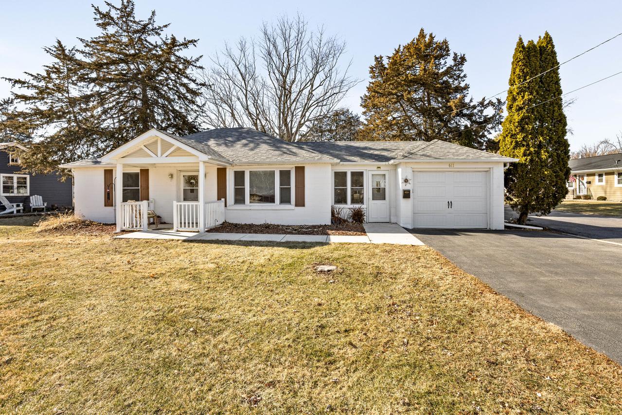 611 N West St., Sandwich, IL 60548