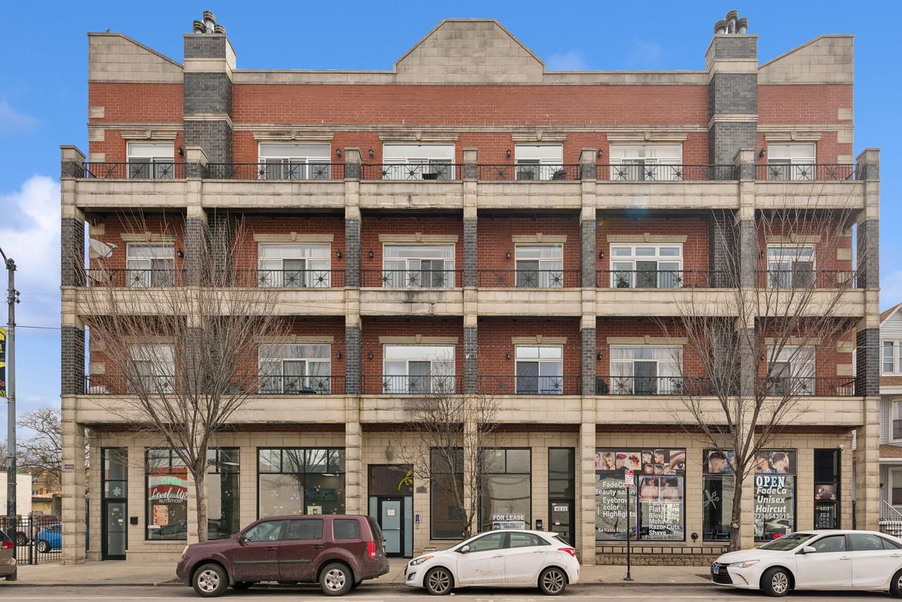 4235 N Kedzie Ave. #3B, Chicago, IL 60618