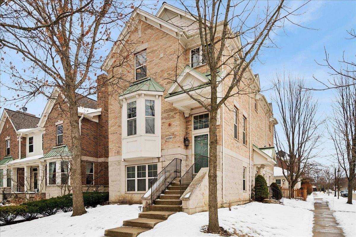 2230 Goldenrod Ln., Glenview, IL 60026