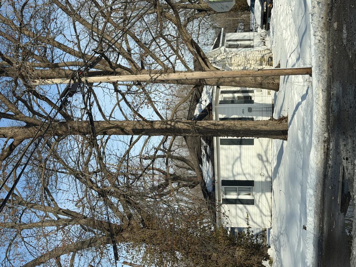 802 N Commercial St., Benton, IL 62812