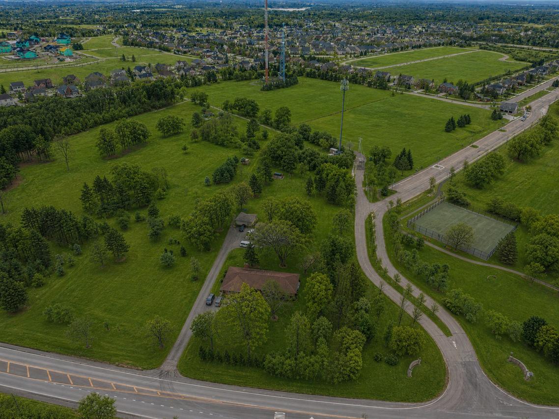 25575 N Fairfield Rd., Hawthorn Woods, IL 60047
