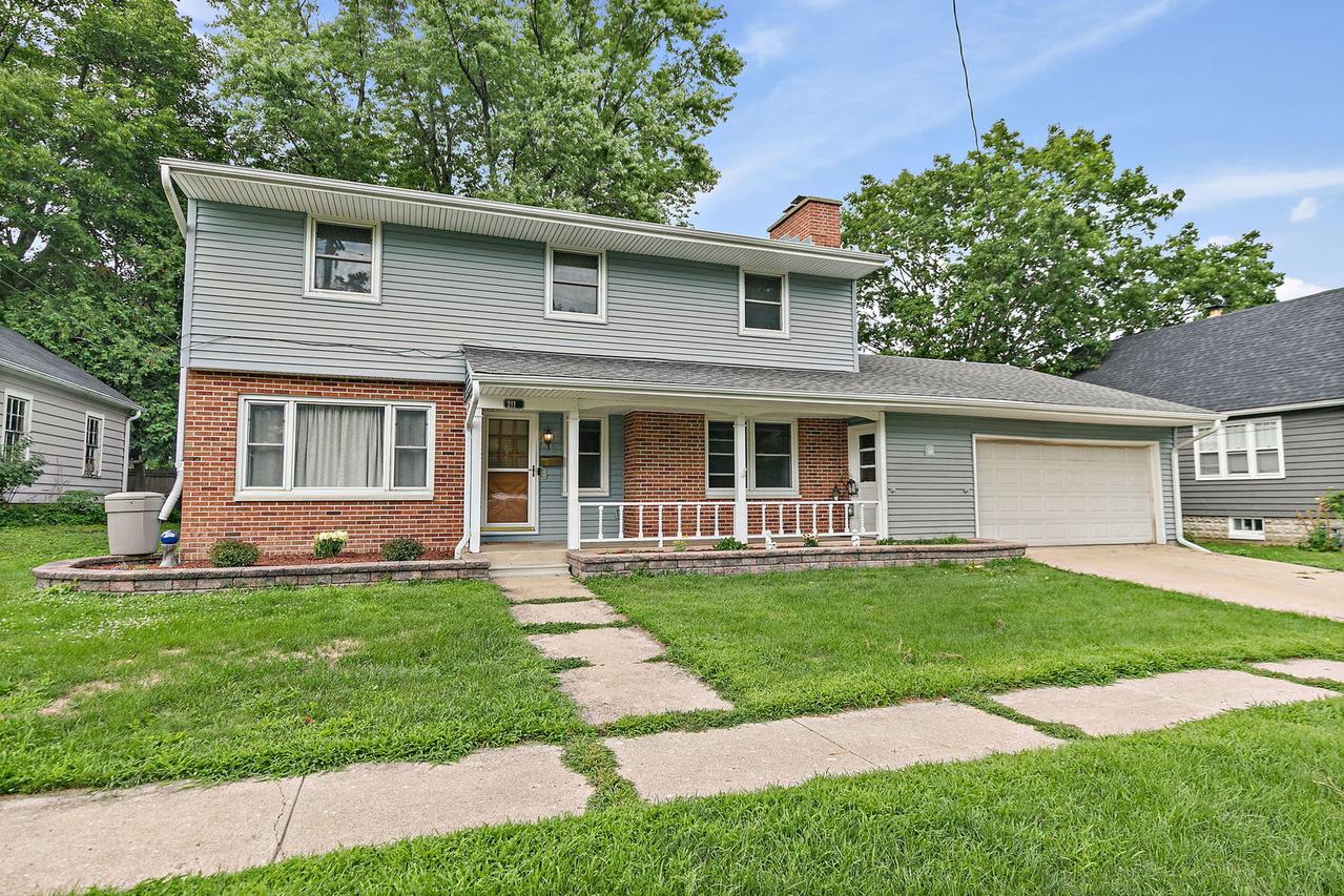 211 E Ottawa St., Sycamore, IL 60178