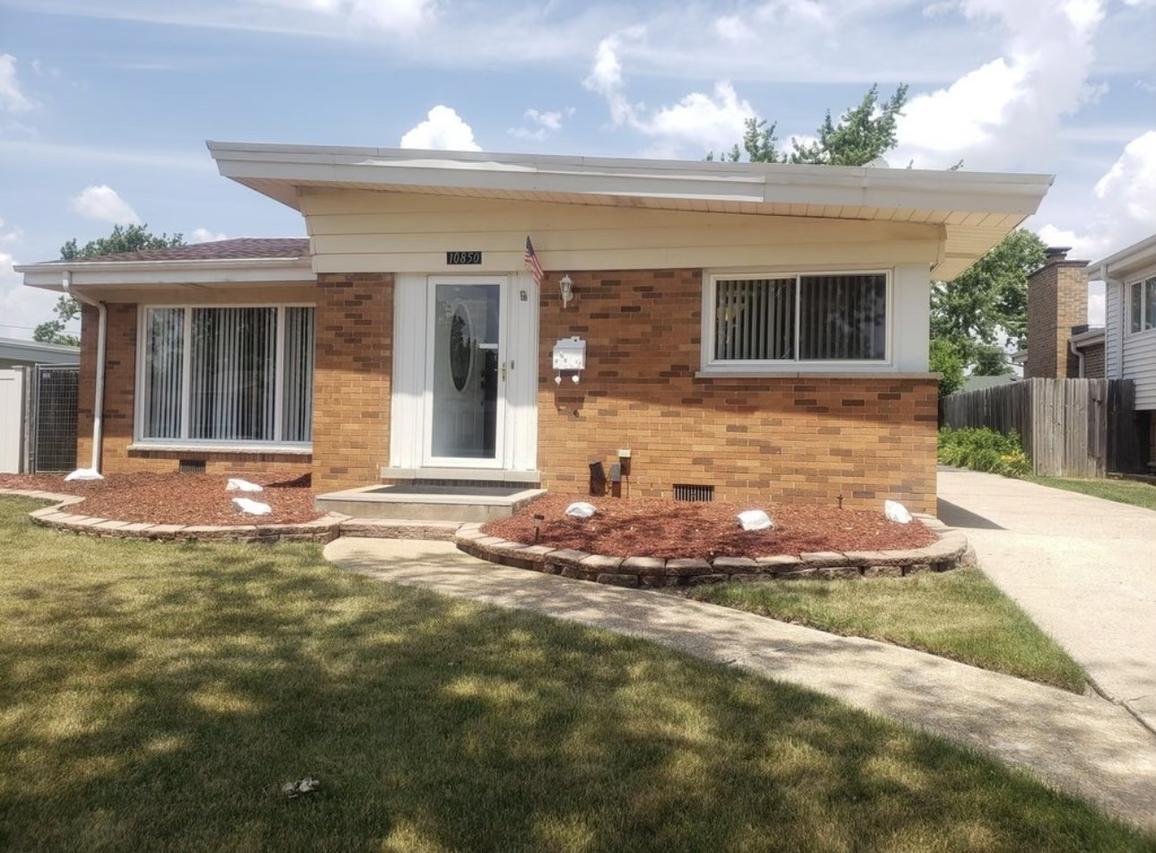 10850 Claridge Ave., Westchester, IL 60154